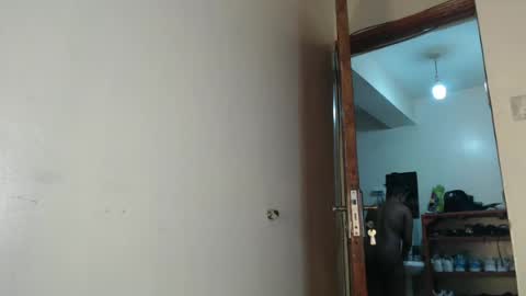 Snapshot of tannia004 chatting on June 16, 2026, 12:41 pm tania online show from June 16, 2026, 12:41 pm