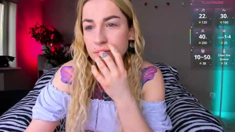 Snapshot of tanya_acid chatting on February 24, 2025, 6:38 am Tanya acid       online show from February 24, 2025, 6:38 am