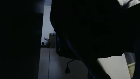 Snapshot of tap_b chatting on December 3, 2025, 7:27 am Patrick online show from December 3, 2025, 7:27 am