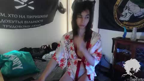 Snapshot of tap_forty chatting on May 27, 2026, 4:59 pm tap_forty online show from May 27, 2026, 4:59 pm