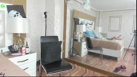 Tara online show from November 2, 2025, 1:41 am