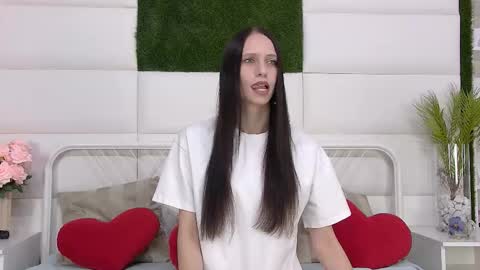 Snapshot of taraharriss chatting on October 9, 2025, 9:18 am taraharriss online show from October 9, 2025, 9:18 am