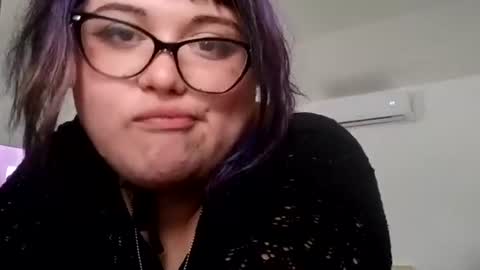 Snapshot of taraluvsu chatting on July 12, 2026, 7:49 pm Tara Esa online show from July 12, 2026, 7:49 pm