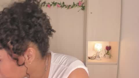  T A R A  online show from October 25, 2025, 4:31 am