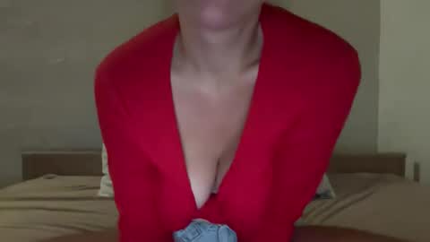Snapshot of tarcymoon chatting on May 3, 2026, 2:39 am tracypussy online show from May 3, 2026, 2:39 am