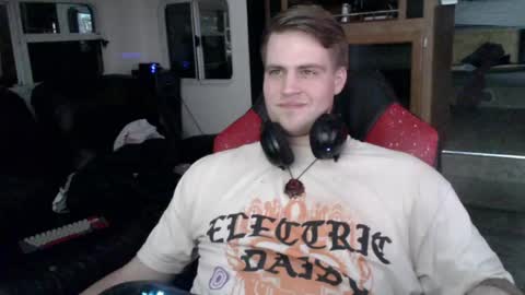 tarus333 online show from April 10, 2026, 7:35 am