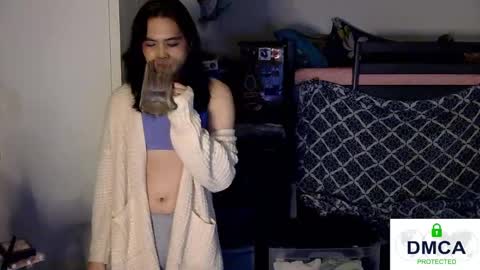 Snapshot of tashakai chatting on February 3, 2025, 8:35 pm TashaKai online show from February 3, 2025, 8:35 pm