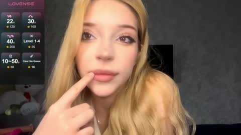 Viola online show from April 27, 2026, 4:21 am