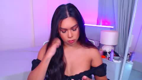 Miss Tati online show from April 19, 2026, 5:18 am