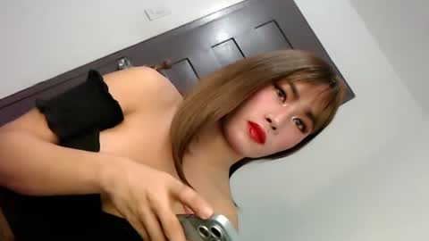Vannesa online show from October 13, 2025, 3:12 pm