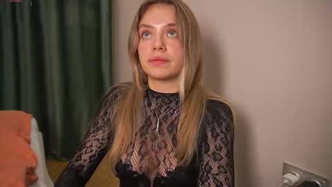 Snapshot of tastypoint chatting on October 17, 2025, 5:37 pm Im Sabrina NEXT LIVE  Tuesday online show from October 17, 2025, 5:37 pm