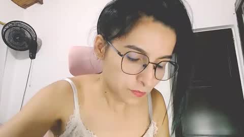 tatabebe online show from November 25, 2025, 1:27 am