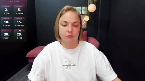 Snapshot of tataflower chatting on December 3, 2024, 11:57 pm Tata online show from December 3, 2024, 11:57 pm