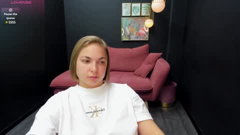 Snapshot of tataflower chatting on December 4, 2024, 3:04 am Tata online show from December 4, 2024, 3:04 am