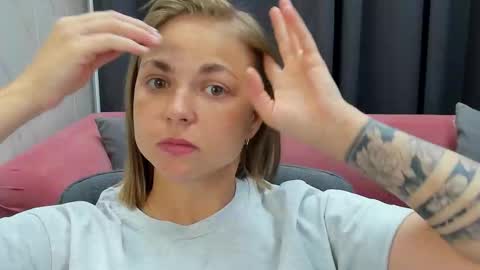 Snapshot of tataflower chatting on October 12, 2025, 8:08 pm Tata online show from October 12, 2025, 8:08 pm