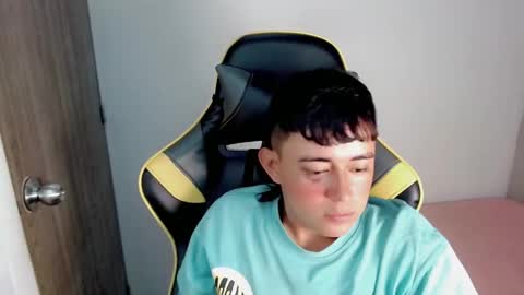 T A T A N online show from November 12, 2025, 6:52 pm