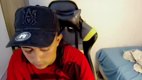 T A T A N online show from November 15, 2025, 4:47 pm