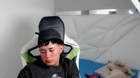 T A T A N online show from December 5, 2025, 5:38 am