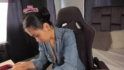 Tatiana online show from April 17, 2026, 8:01 pm