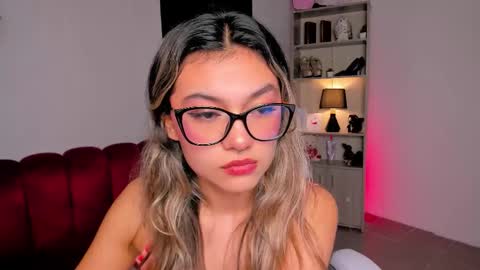 tatiana_mendoza online show from November 4, 2025, 1:10 pm
