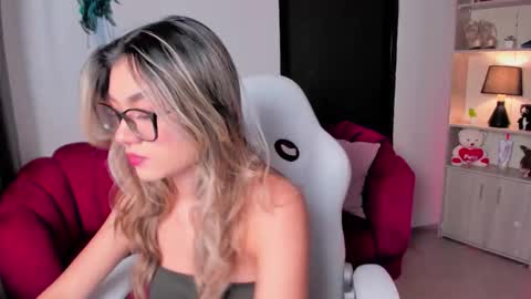 tatiana_mendoza online show from November 19, 2025, 6:41 pm