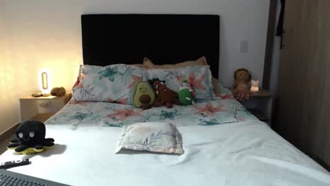 Snapshot of tatiana_monteros chatting on April 16, 2026, 10:49 am tatiana_monteros online show from April 16, 2026, 10:49 am