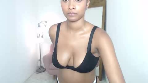 Snapshot of tatiana_oconell2 chatting on October 15, 2025, 3:06 am isabel online show from October 15, 2025, 3:06 am