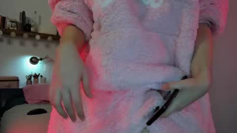 Tatianna online show from November 28, 2025, 10:18 am