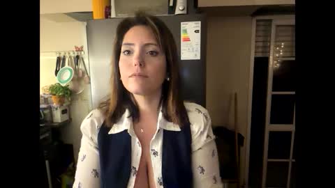 Snapshot of tatieli chatting on October 12, 2025, 5:39 am Tatieli online show from October 12, 2025, 5:39 am