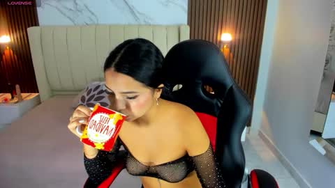 Snapshot of tatigold2 chatting on February 3, 2026, 7:19 pm T A T I online show from February 3, 2026, 7:19 pm