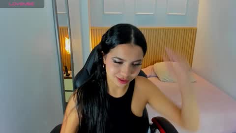 Snapshot of tatigold2 chatting on February 26, 2026, 10:42 pm T A T I online show from February 26, 2026, 10:42 pm