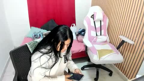 tatihot_6969 online show from May 7, 2026, 2:50 am