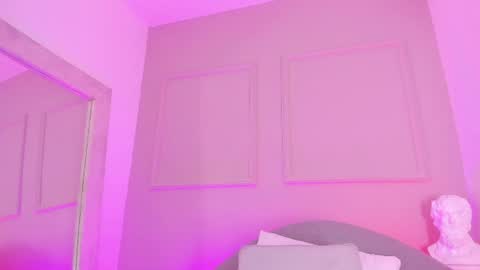 Snapshot of tatii_moon chatting on June 13, 2026, 6:00 am Tati online show from June 13, 2026, 6:00 am