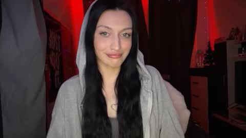 Snapshot of tatika_williams chatting on December 16, 2025, 2:33 pm tatika_williams online show from December 16, 2025, 2:33 pm