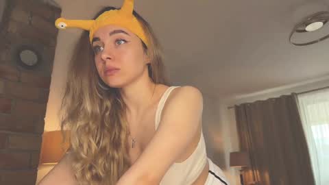 Snapshot of tatti_1 chatting on December 3, 2024, 9:55 am Tata online show from December 3, 2024, 9:55 am