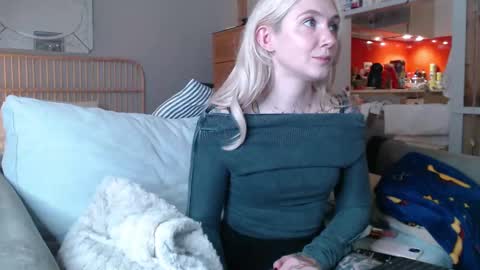 Snapshot of tattoobbgirl chatting on February 19, 2025, 7:05 pm tattoobbgirl online show from February 19, 2025, 7:05 pm