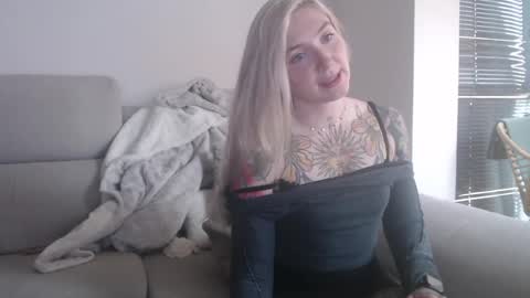Snapshot of tattoobbgirl chatting on November 5, 2025, 12:49 pm tattoobbgirl online show from November 5, 2025, 12:49 pm