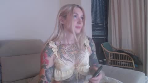 Snapshot of tattoobbgirl chatting on November 7, 2025, 3:56 pm tattoobbgirl online show from November 7, 2025, 3:56 pm