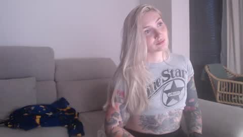 Snapshot of tattoobbgirl chatting on November 11, 2025, 5:13 pm tattoobbgirl online show from November 11, 2025, 5:13 pm