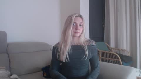 Snapshot of tattoobbgirl chatting on November 19, 2025, 6:08 pm tattoobbgirl online show from November 19, 2025, 6:08 pm