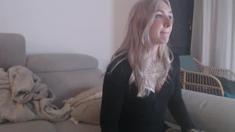 Snapshot of tattoobbgirl chatting on November 26, 2025, 5:47 pm tattoobbgirl online show from November 26, 2025, 5:47 pm