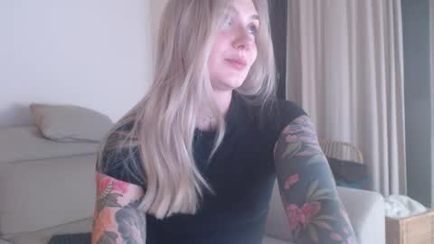 Snapshot of tattoobbgirl chatting on December 2, 2025, 6:03 pm tattoobbgirl online show from December 2, 2025, 6:03 pm