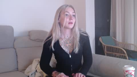Snapshot of tattoobbgirl chatting on December 4, 2025, 5:54 pm tattoobbgirl online show from December 4, 2025, 5:54 pm