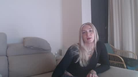 Snapshot of tattoobbgirl chatting on December 5, 2025, 6:48 pm tattoobbgirl online show from December 5, 2025, 6:48 pm