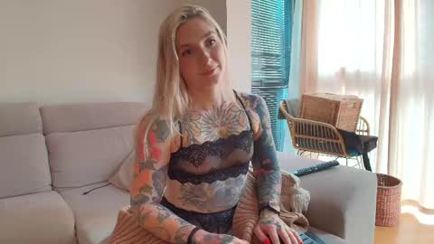 Snapshot of tattoobbgirl chatting on May 8, 2026, 4:45 pm tattoobbgirl online show from May 8, 2026, 4:45 pm