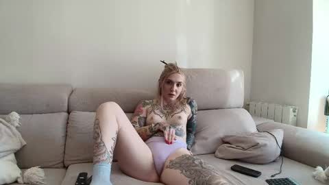 Snapshot of tattoobbgirl chatting on May 23, 2026, 2:54 pm tattoobbgirl online show from May 23, 2026, 2:54 pm