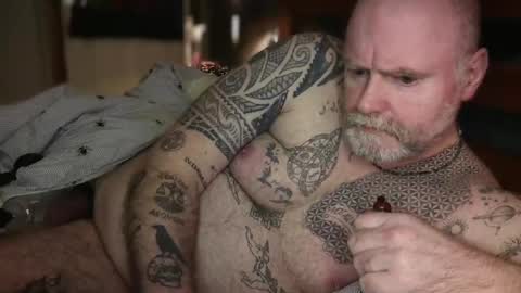 Tattooeddilf 01 online show from April 6, 2026, 12:08 am