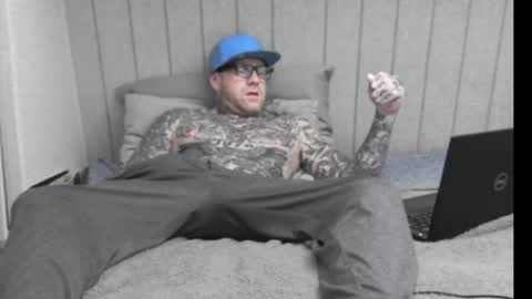 tattooedteaseme online show from April 11, 2026, 9:46 am