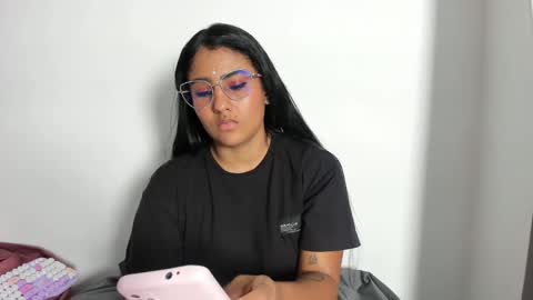 Tatiana Gomez online show from April 29, 2026, 4:05 am