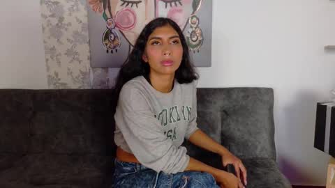 Snapshot of taty_miller chatting on November 24, 2025, 8:19 pm Taty Miller online show from November 24, 2025, 8:19 pm